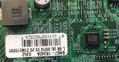 MAIN PARA MONITOR SAMSUNG / NUMERO DE PARTE BN94-16896A / BN41-02867B / BN97-18342A / BN9416896A / 16896A / NUMERO DE PANEL CY-MA320KGAV1H / MODELO LS7A800UJNXGO LA01 / MODELO DE 32' - Imagen 2